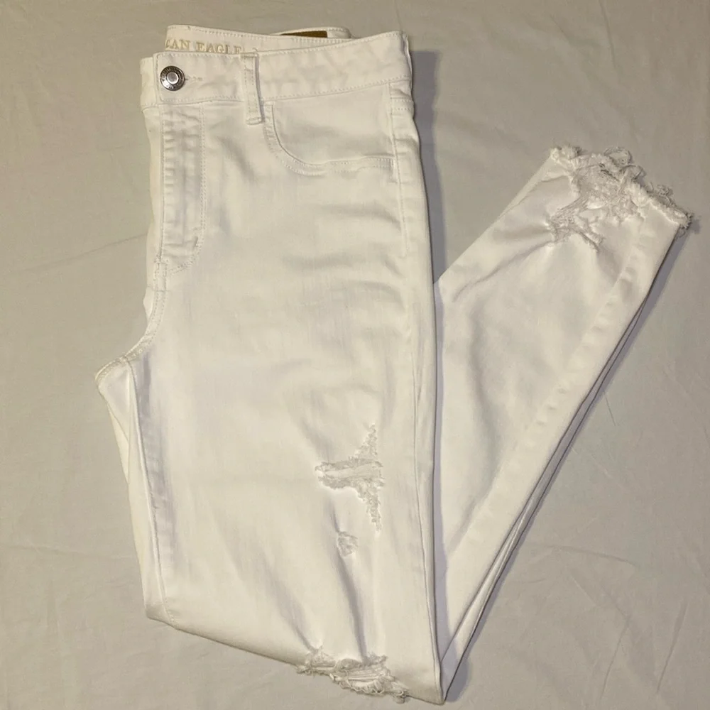 American Eagle Outfitters White HiRise Jegging with Rips Size 12 Regular NWOT